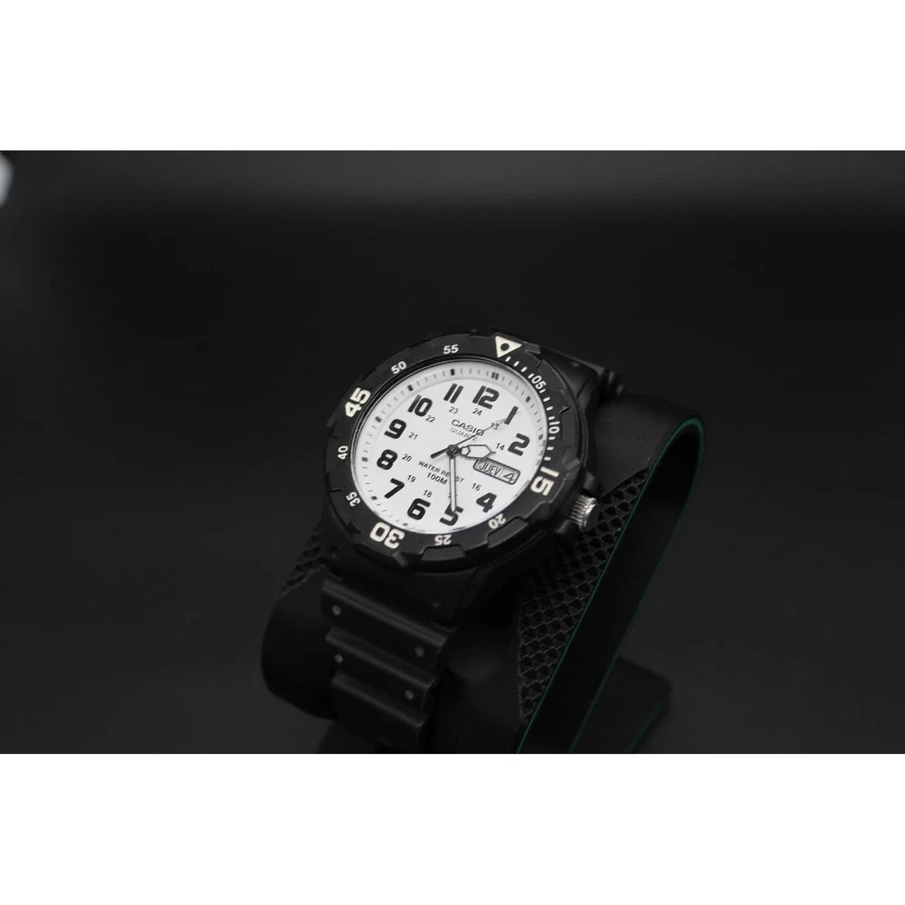 Casio MRW-200H 43mm Quartz Day Date 100M Men's Watch Runs Great